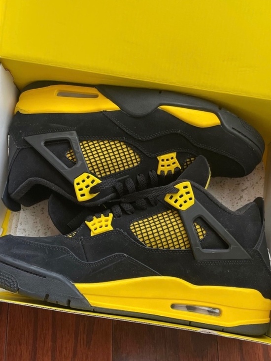 Men’s authentic Air Jordan retro 4 size 12